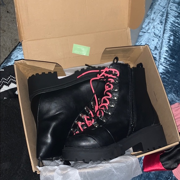 Boots - Picture 1 of 2